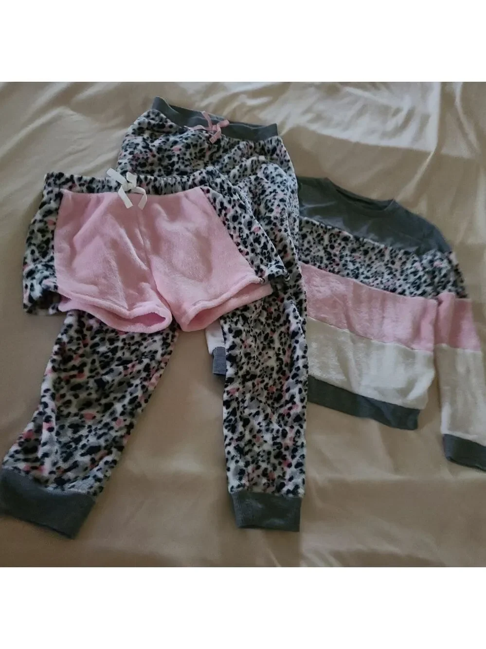 BCBGirls 3‑Piece Velour Pajama Set ‑ L